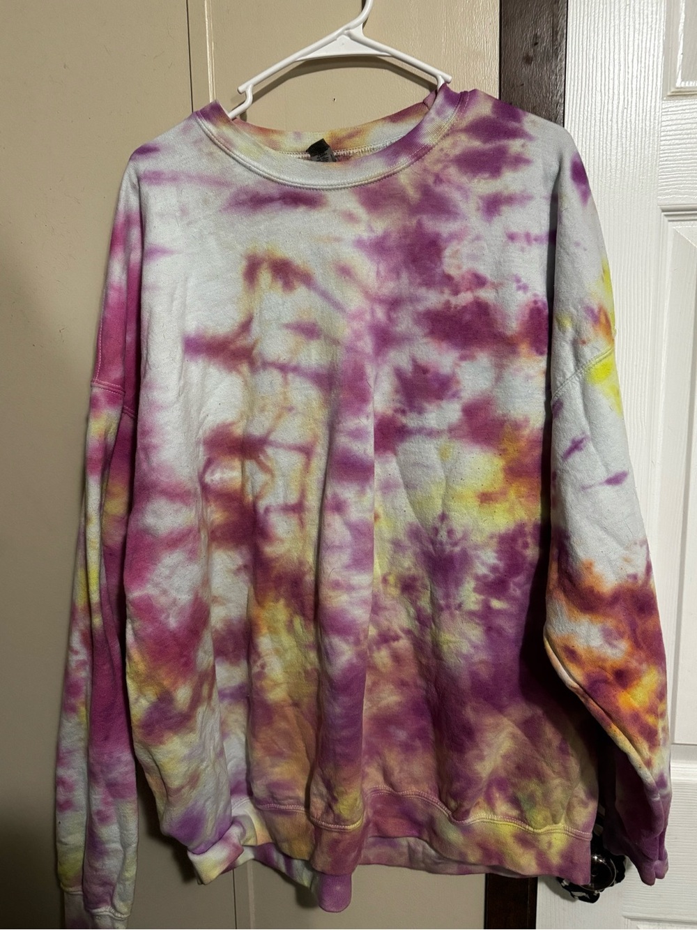 Gildan Tie-Dye Crewneck Sweatshirt in Purple, Yellow & White